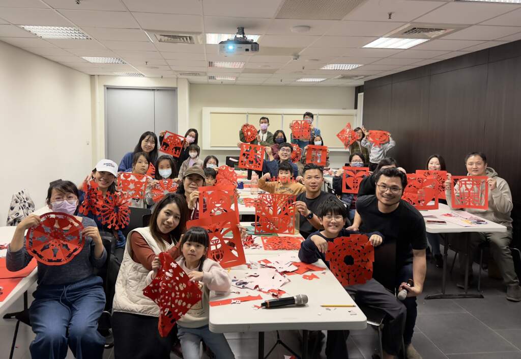 百年糖廠夜放光芒　北港《光之祥雲》成新地標　藝術點亮生活的甜