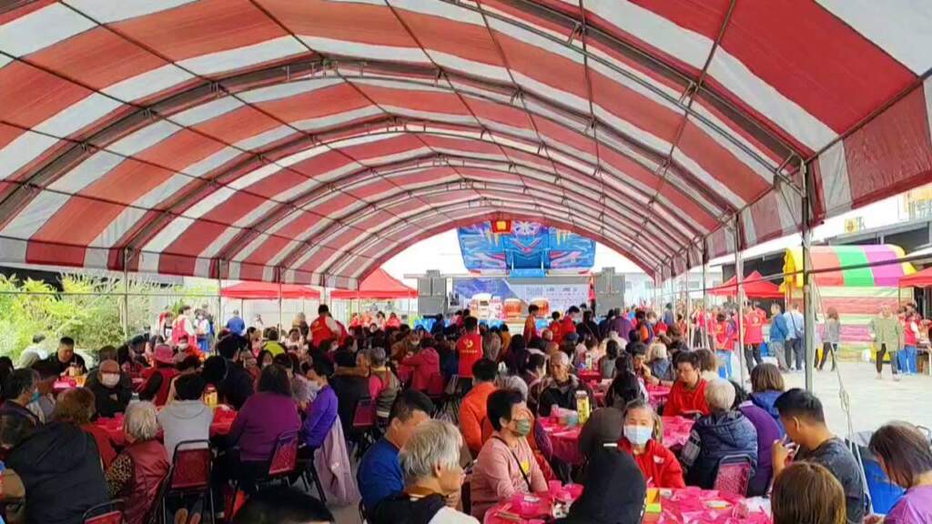 ▲花壇急難救助會今日中午於高安鷹架舉辦「2026花壇讓愛充滿希望」公益圍爐活動。（圖／記者林明佑翻攝）