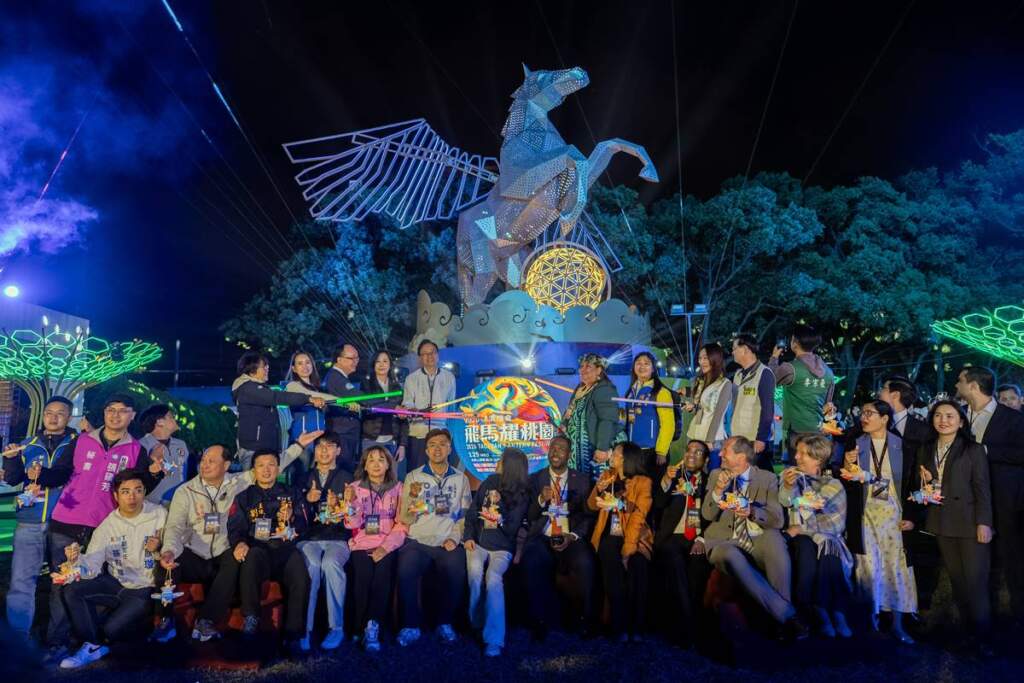 2026桃園燈會「飛馬耀桃園」　全台最大機械飛馬融合AI與AR亮相