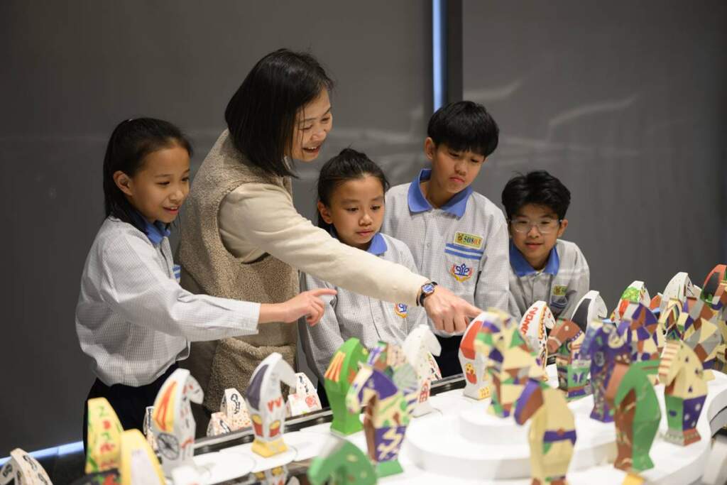 ▲國美館與學學文化創意基金會攜手推出「島嶼拾色—感動馬 國美聯展」走進色彩的日常與地方的詩意。（圖／國美館提供）