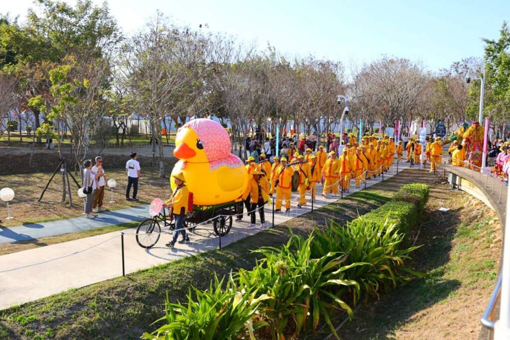 2026中台灣燈會盛大開幕　「鴨母寮媽」首度駐駕中央公園為民祈福