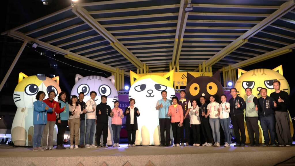 ▲2026員林燈會暨元宵晚會「拾光員林・幸福加瑪」27日晚間熱鬧登場,《黃阿瑪的後宮生活》八貓齊聚現場,與粉絲在元宵夜團圓。(圖/記者林明佑翻攝)