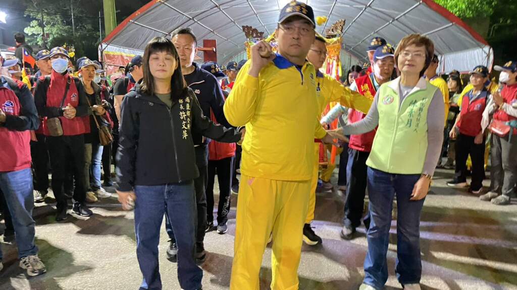 ▲彰化縣埔鹽鄉順澤宮27日清晨舉行丙午馬年徒步參香遶境啟程，信眾參拜北極玄天上帝後，正式踏上為期兩天一夜、全程約70公里的參香遶境祈福行程，目的地為南投縣名間鄉松柏嶺受天宮。（圖／記者林明佑翻攝）