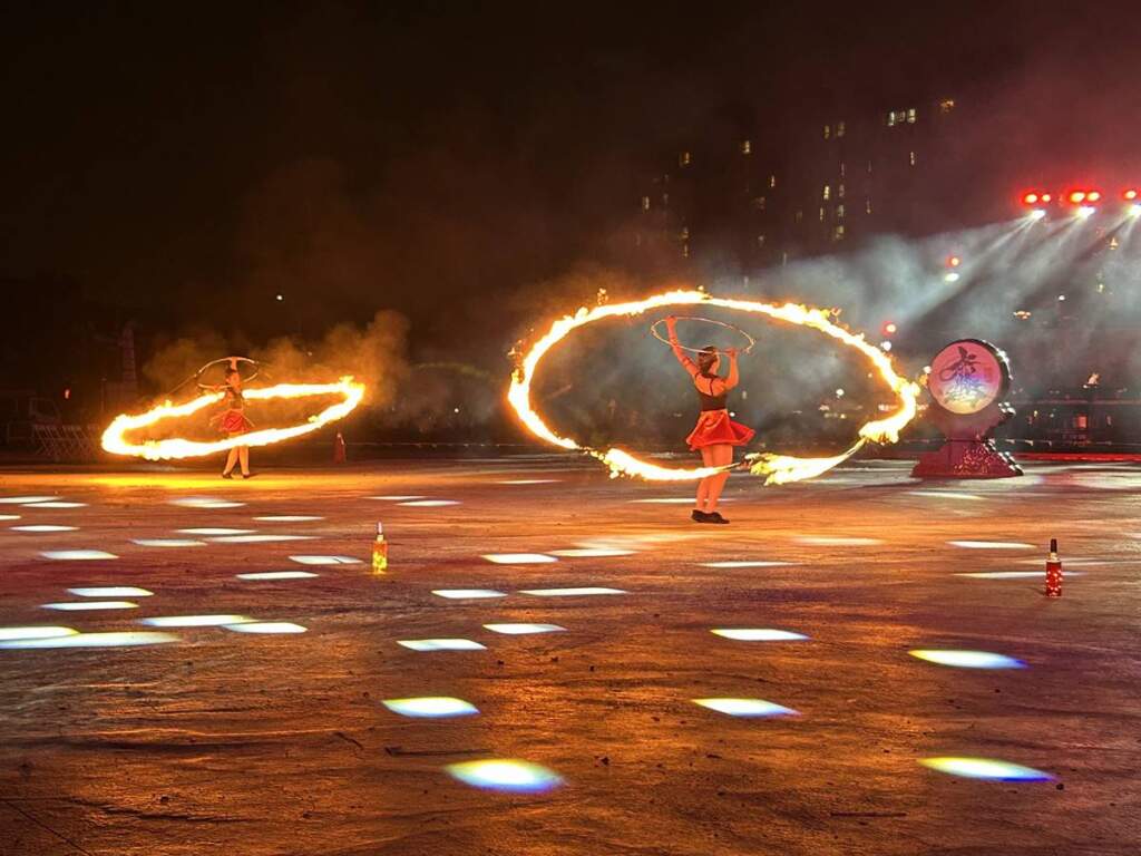 竹南「鐵花映月」元宵盛會　鍾東錦盼兩岸藝文交流切勿交火