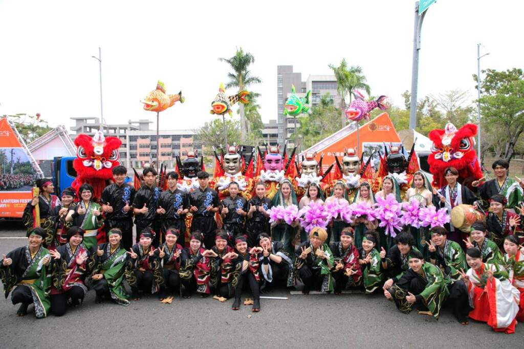 2026台灣燈會踩街盛大登場　國際藝陣齊聚嘉義共賀元宵盛事