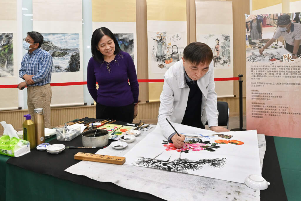影／文化里中「燈塔守望」名家書畫展　大師現場揮毫展現深厚文藝底蘊