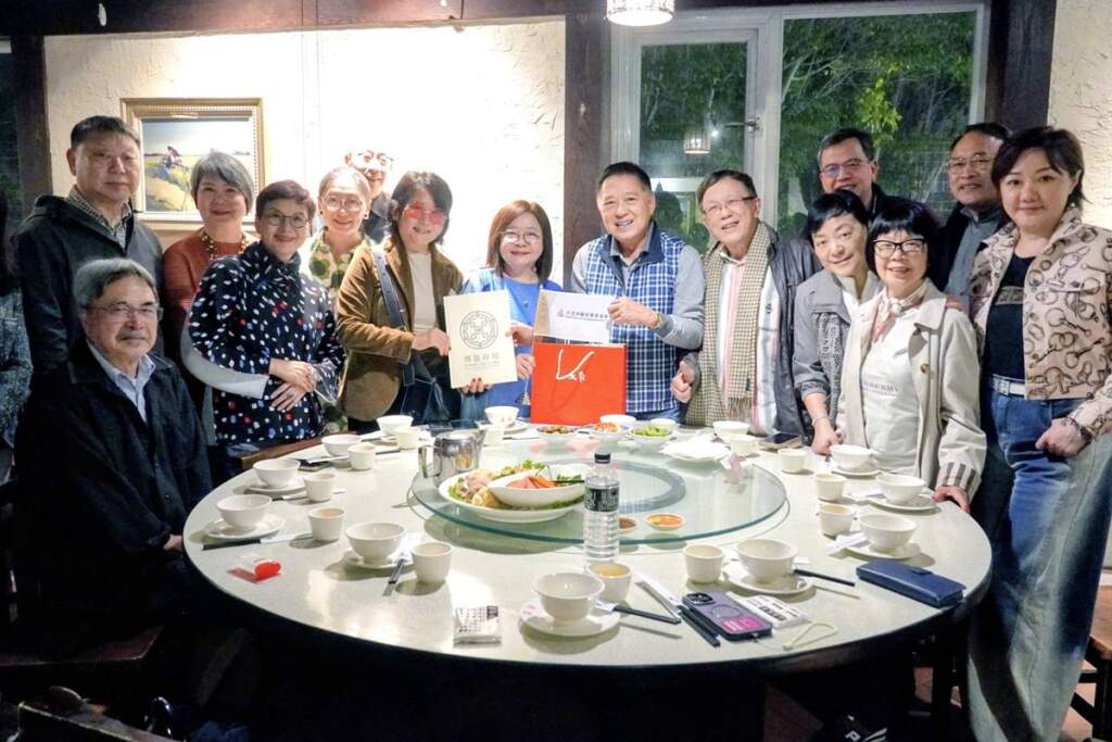 大亞洲藝術聯盟協會宴請香港貴賓　求知雅集會長贈全球限量唐卡