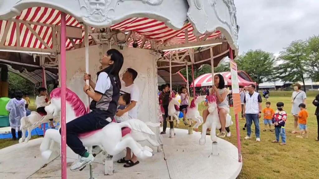 影／溪湖兒童節活動歡笑滿滿　溪湖糖廠草原變遊樂園孩子嗨翻